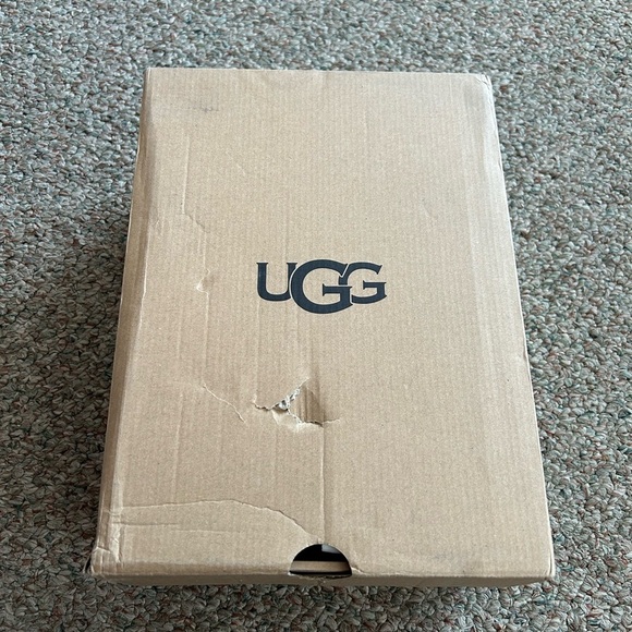 UGG Women's Neumel II Graphic Chukka Boots White Size 8 - Picture 11 of 11